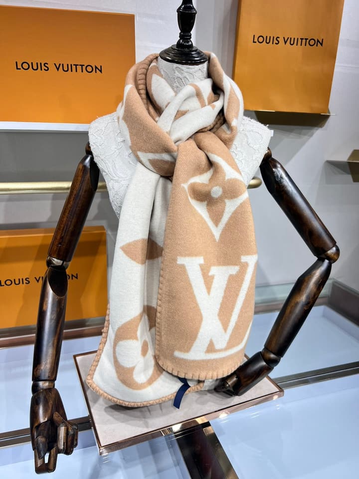 Louis Vuitton Monogram Jacquard Cashmere Scarf – 2023 Collection