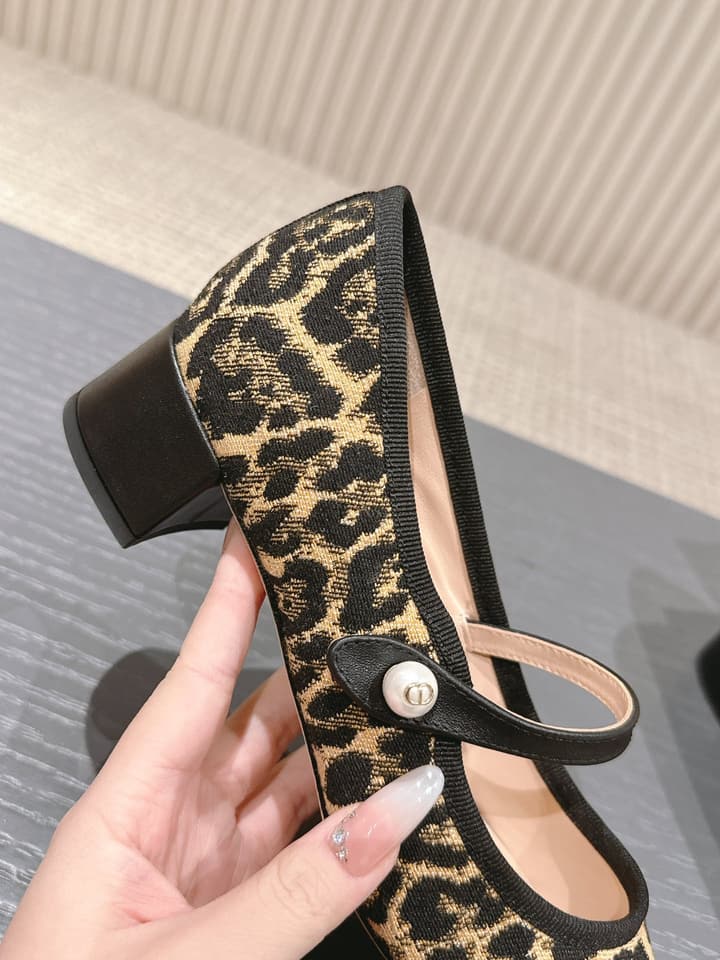 Dior Cannage Ballet Flats – 2024 Early Spring Haute Couture Collection in Leopard Print Mary Jane