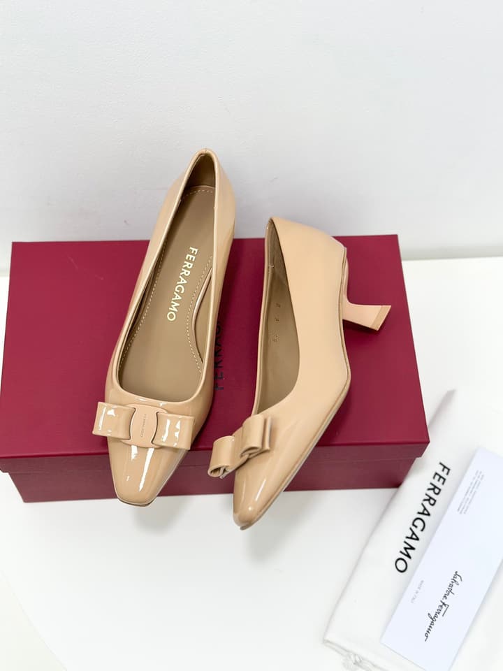 Ferragamo Vara Patent Leather Square Toe Pumps in Black Patent Leather (1cm Heel)