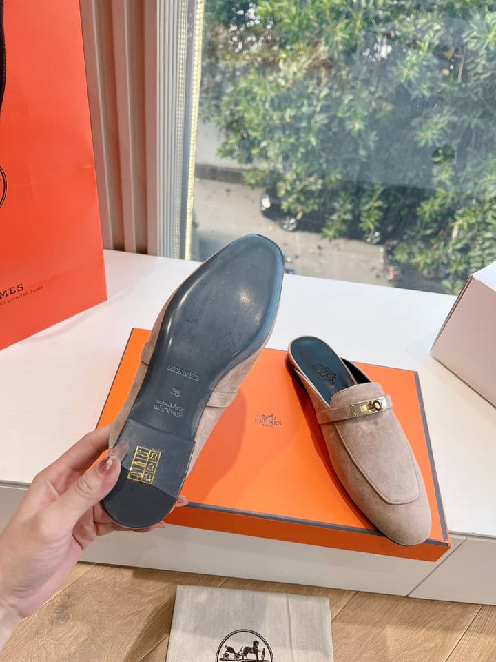 Hermès Mules Loafers – 2025 Spring/Autumn Collection in Dark Green Suede