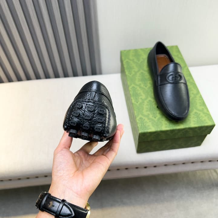 Gucci Premium Leather Loafers in Black Embossed Leather