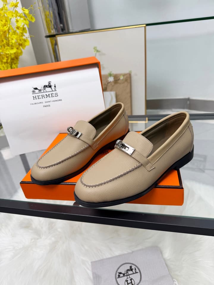 Hermès Classic Leather Sole Sandals in Black Smooth