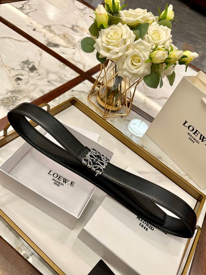 Loewe Classic Leather Belt – 4.0cm in Black With Gold Flat Buckle