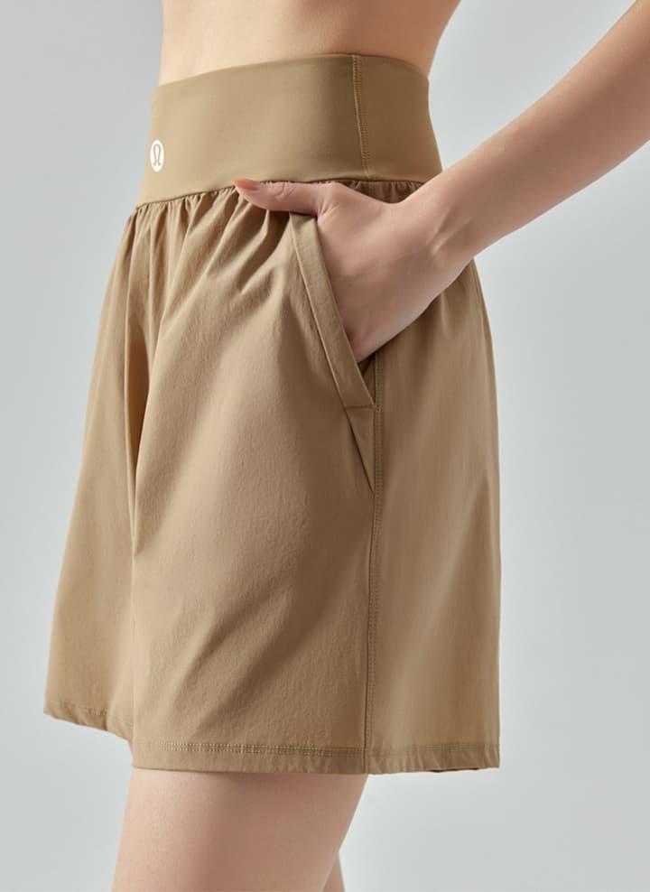 Lululemon High-Waist Tummy-Control Sports Shorts – Spring/Summer Collection in Black