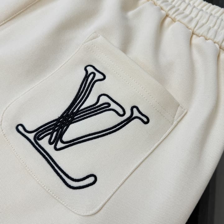 Louis Vuitton Casual Shorts – 2026 Collection in Apricot With Script Logo