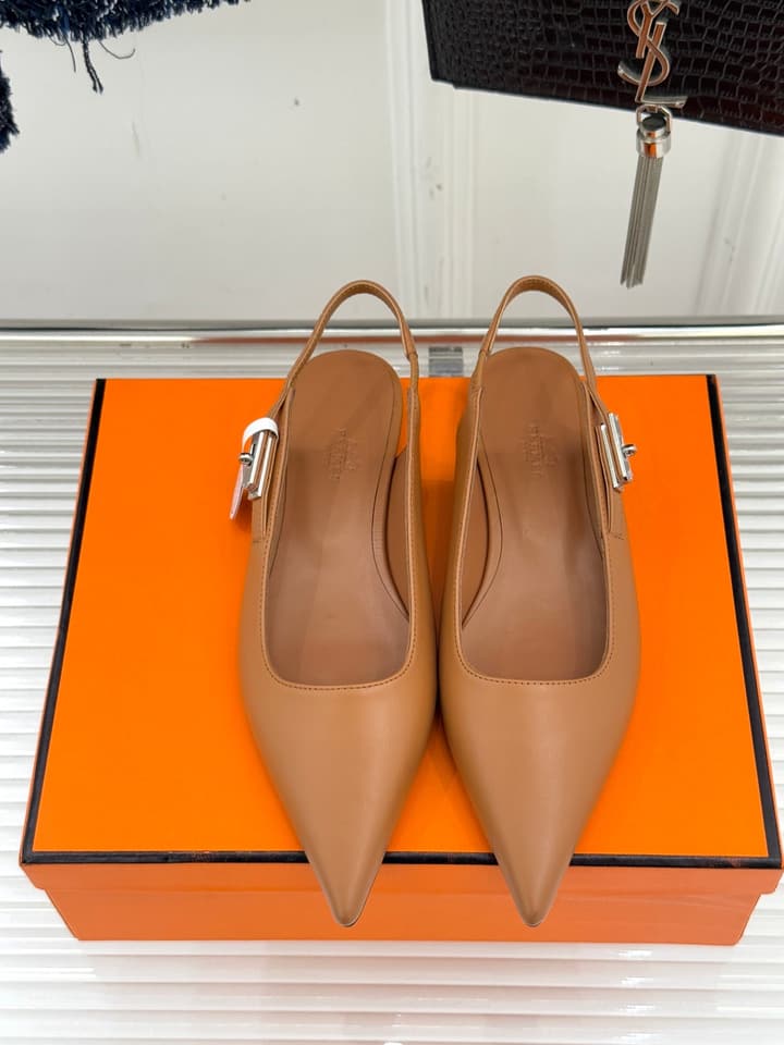 Hermès Kelly Buckle Pointed Toe Flat Sandals in Cream Beige