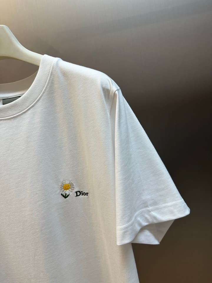 Dior Daisy Embroidered Short-Sleeved T-Shirt in White