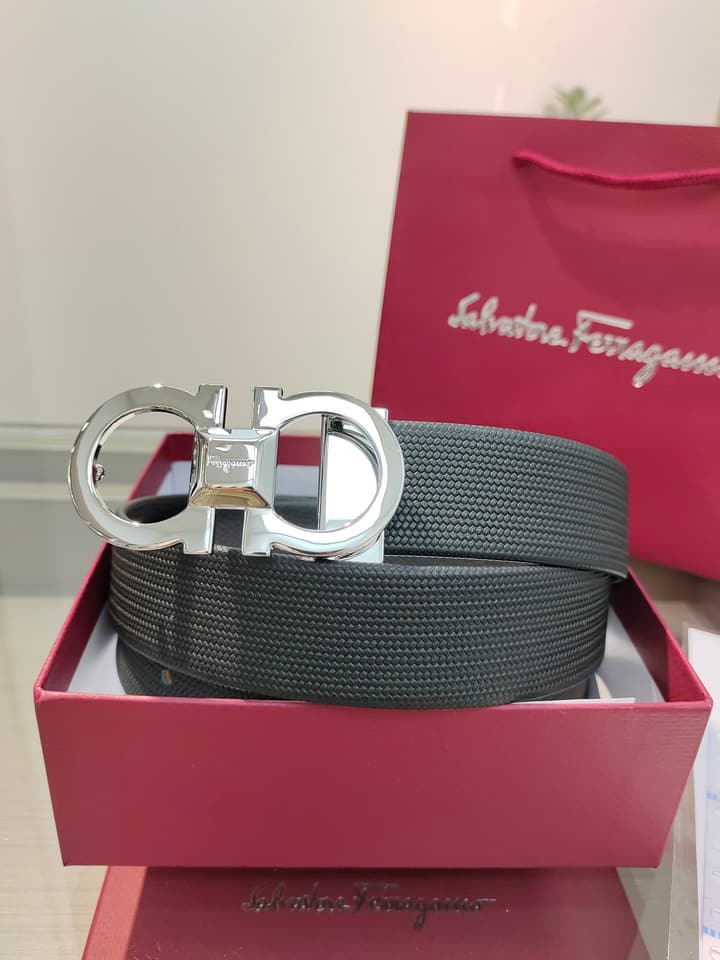 Ferragamo Reversible Leather Belt with Copper Buckle in Dark Leather With Black Buckle