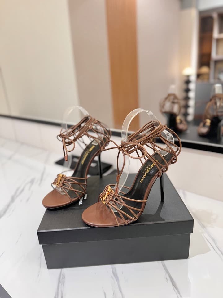 Saint Laurent Letter Buckle Pumps in Bright Gold