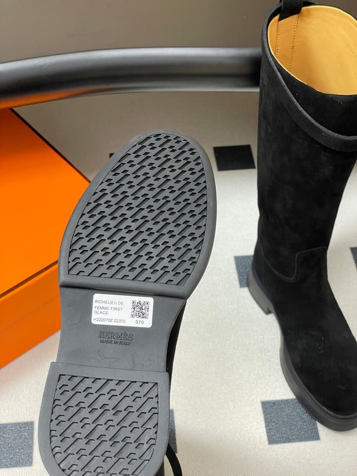 Hermès Jumping Kelly Buckle Knee-High Boots in Black Leather