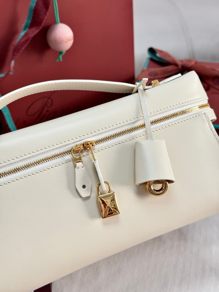 Loro Piana Extra Clutch L29 in Off-white Calfskin Clutch