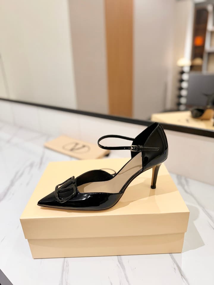Valentino Garavani VLogo Signature Slingback Sandals in Black