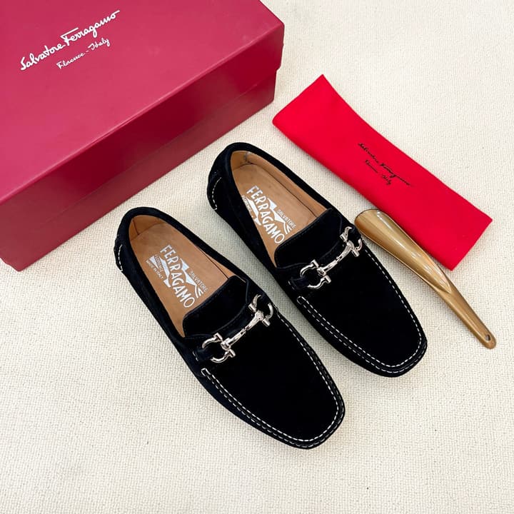 Ferragamo Men's Driving Loafers in Black Grained Gancini