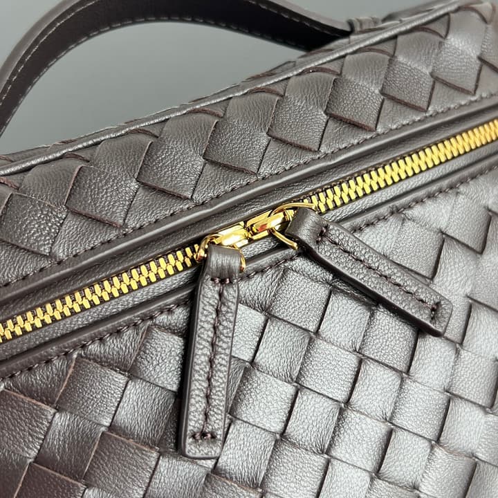 Bottega Veneta Soft Vanity Chain Vanity Case in Black