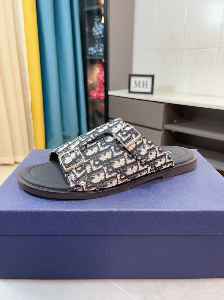 Dior Aqua Suede Sandals – Spring/Summer Collection in Beige Oblique