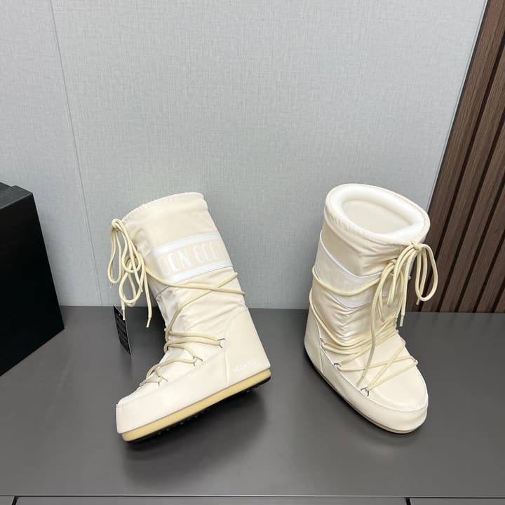 Moon Boot 2024FW Snow Boots in Matte Black