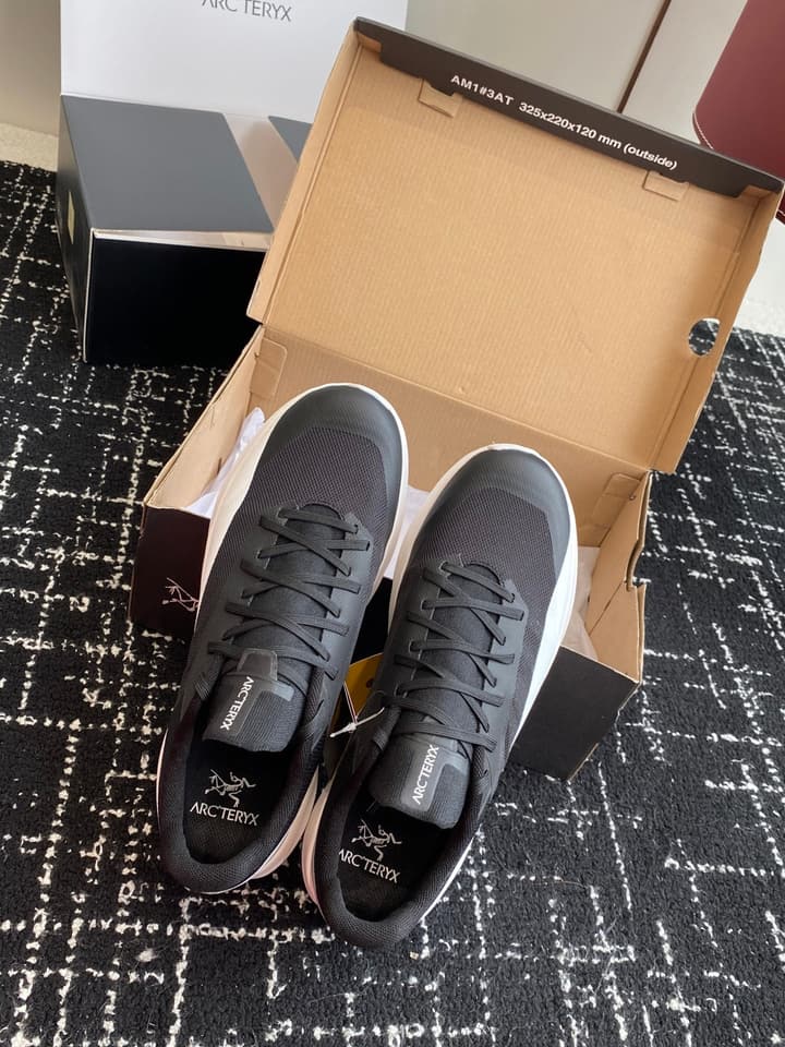 Arc'teryx Norvan VT Trail Running Shoes in Black With White Sole