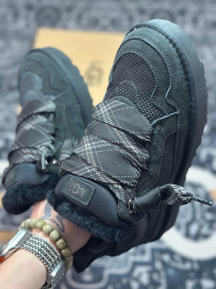 UGG Lowmel Sheepskin Snow Boots in Triple Black Suede