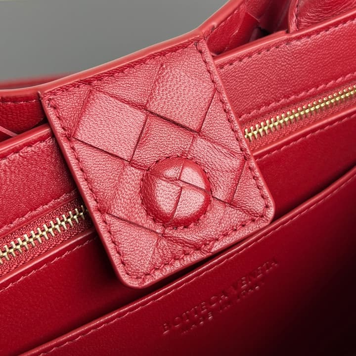 Bottega Veneta Andiamo Handbag in Charcoal Grey