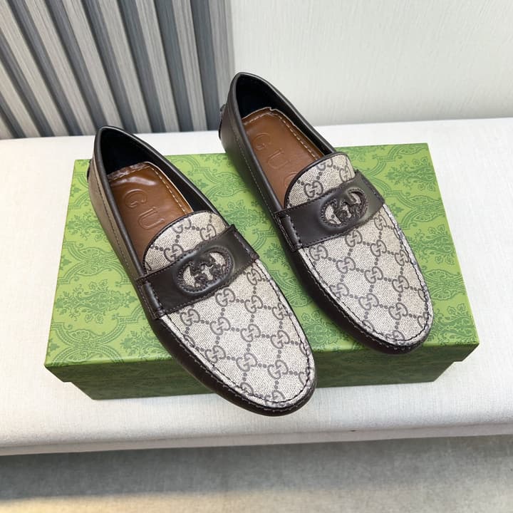 Gucci Premium Leather Loafers in Black Embossed Leather
