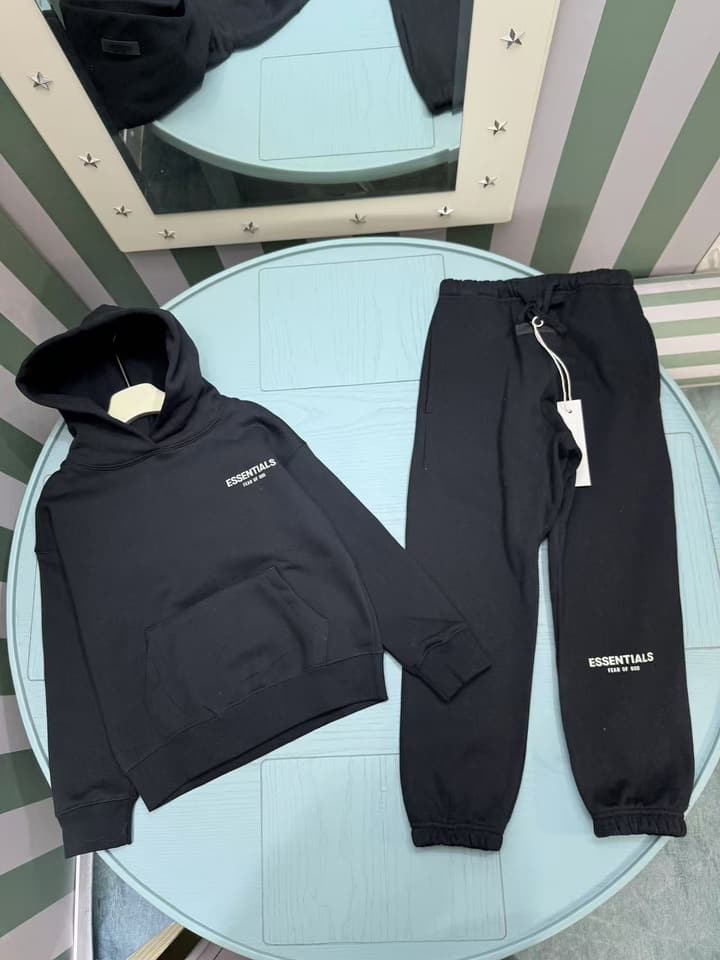 Fear of God ESSENTIALS Fleece Tracksuit Set – Kids Collection – 2025SS in Dark Gray Set
