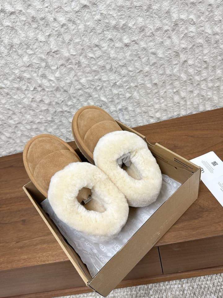 UGG Sheepskin Fur-Lined Slippers – Autumn/Winter Collection in Tall Light Pink With Cream Fur