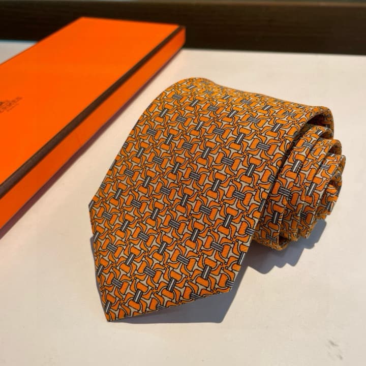 Hermès Men's Horsebit Print Silk Tie