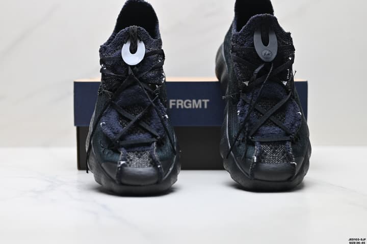 Nike Mind 002 Tech Training Sneakers