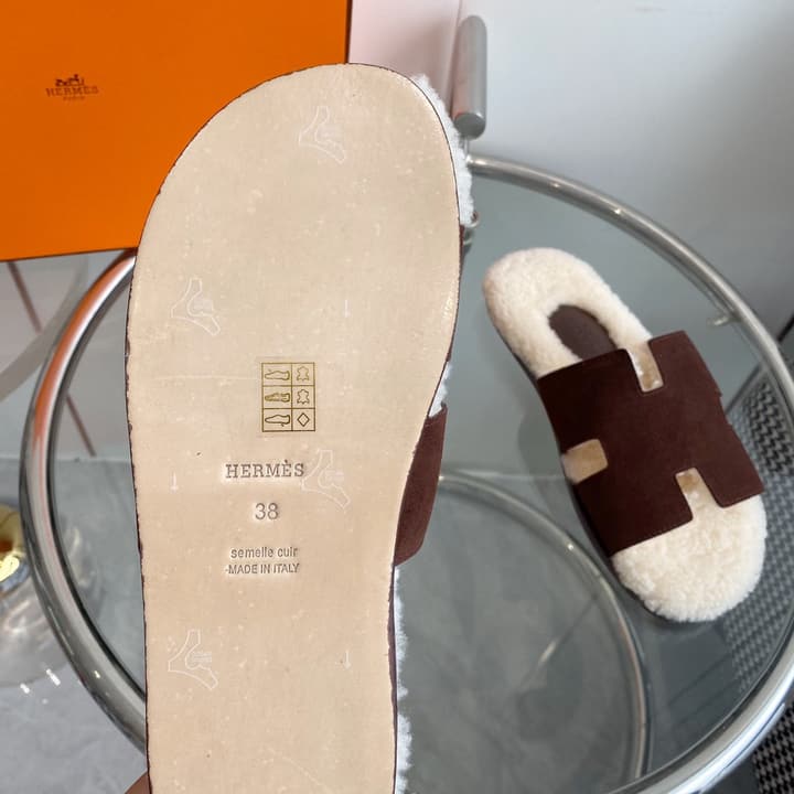 Hermès Izmir Classic H Wool Slippers in Black