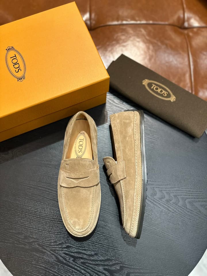 Tod's Calfskin Loafers in Light Brown