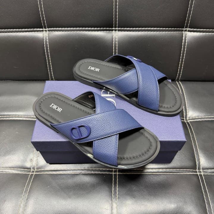 Dior Men's Pebbled Leather and Suede Slides – Spring/Summer Collection 2025 in Black Pebbled Leather Cross Strap