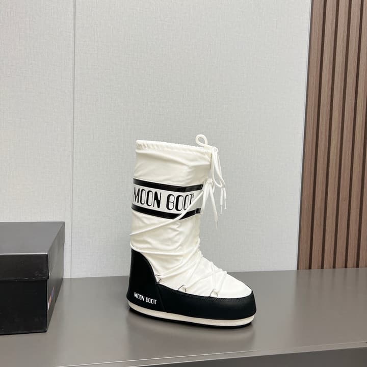 Moon Boot 2024FW Snow Boots in Matte Black