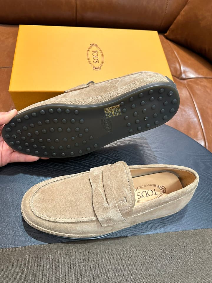 Tod's Calfskin Loafers in Light Brown