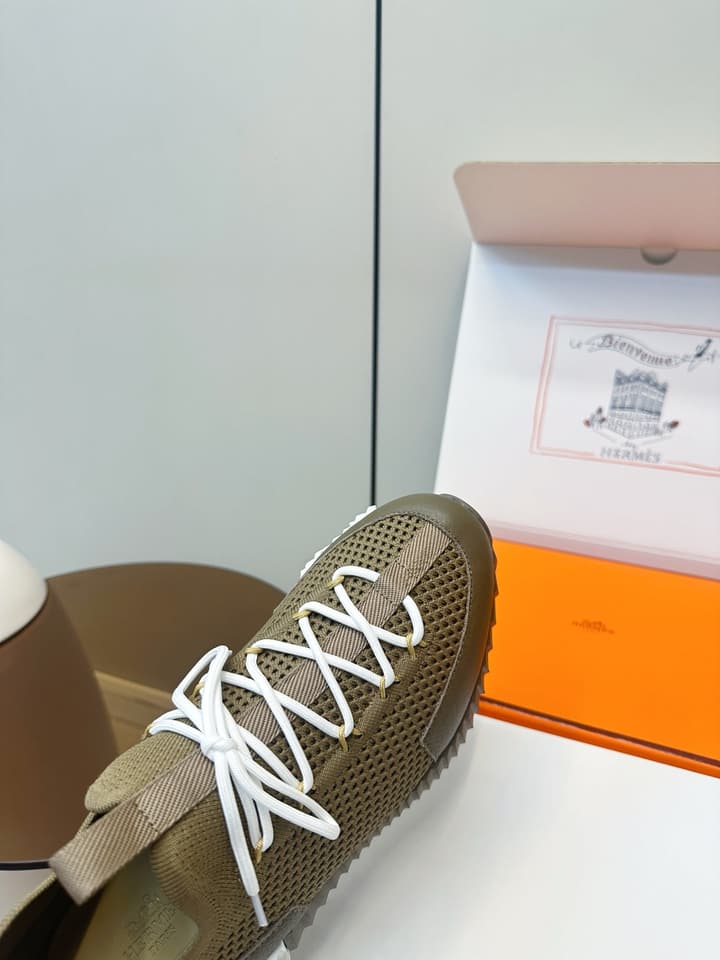 Hermes Classic Couple's Casual Sneakers in Light Beige