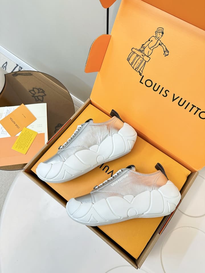 Louis Vuitton LV Bubble Platform Sneakers in Metallic Silver