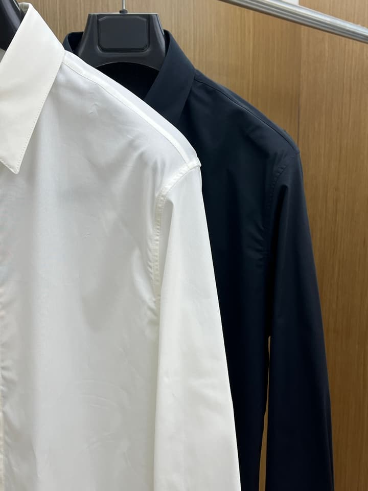 Dior Minimalist Long-Sleeve Cotton Shirt – Spring/Summer Collection
