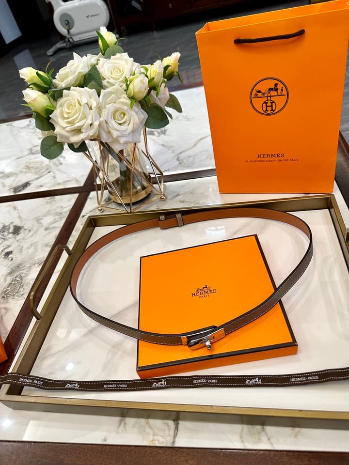 Hermès Slim Leather Belt – 2.0cm in Black With Silver Buckle