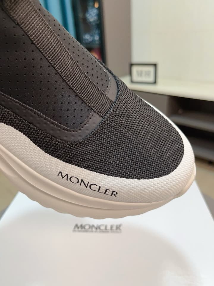 Moncler Calfskin Lace-Up Casual Sneakers in Black & White
