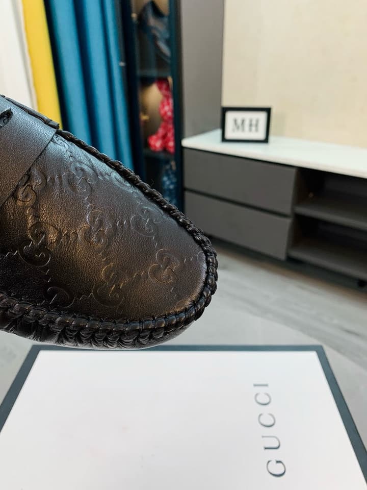 Gucci Men's Embossed Leather Driving Shoes in Brown Leather Loafer