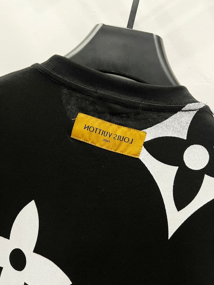Louis Vuitton Monogram Gradient Logo T-Shirt – 25SS in Black