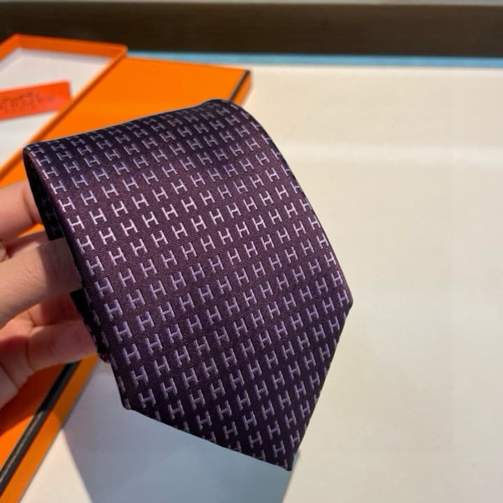 Hermès H-Letter Men's Silk Tie Series in Burgundy Microdot
