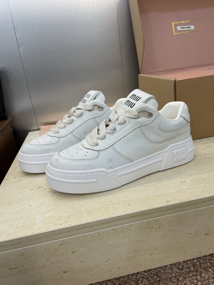 Miu Miu 2025FW Runway Lace-Up Casual Sneakers – 2025FW in Distressed Off-white Sneaker