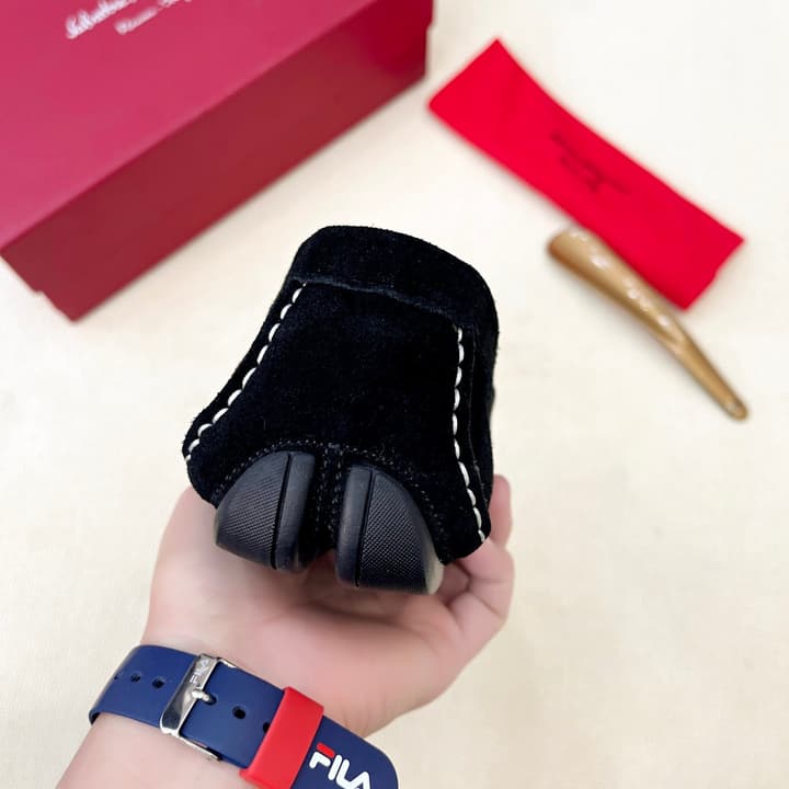 Ferragamo Men's Driving Loafers in Black Grained Gancini