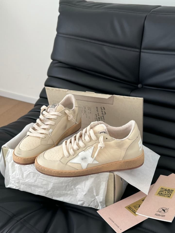 Golden Goose Graffiti Distressed Sneakers – 2024 Collection in Off-white Grey