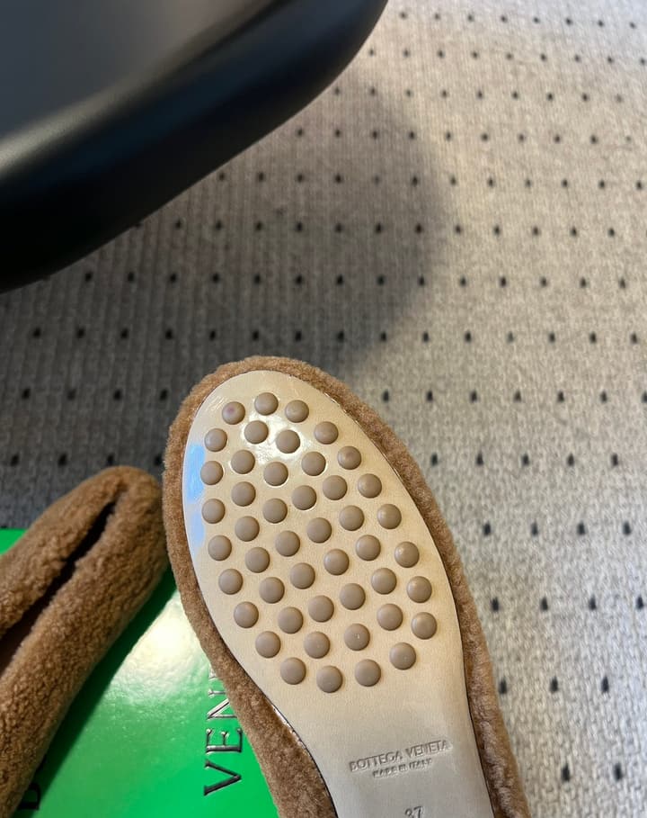 Bottega Veneta Furry Ballet Flats – 25SS in Black