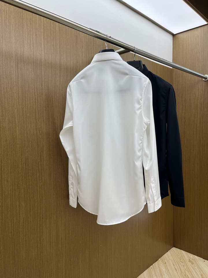 Dior Minimalist Long-Sleeve Cotton Shirt – Spring/Summer Collection