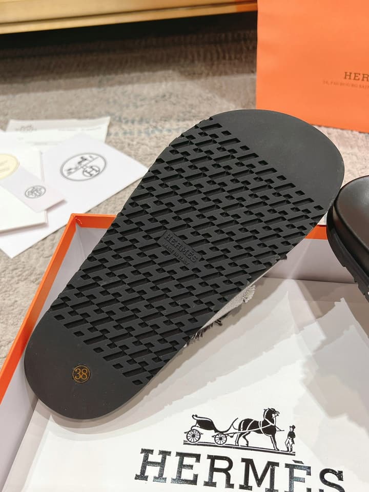 Hermès Chypre Leather Unisex Slides – 2023SS in Blush Pink