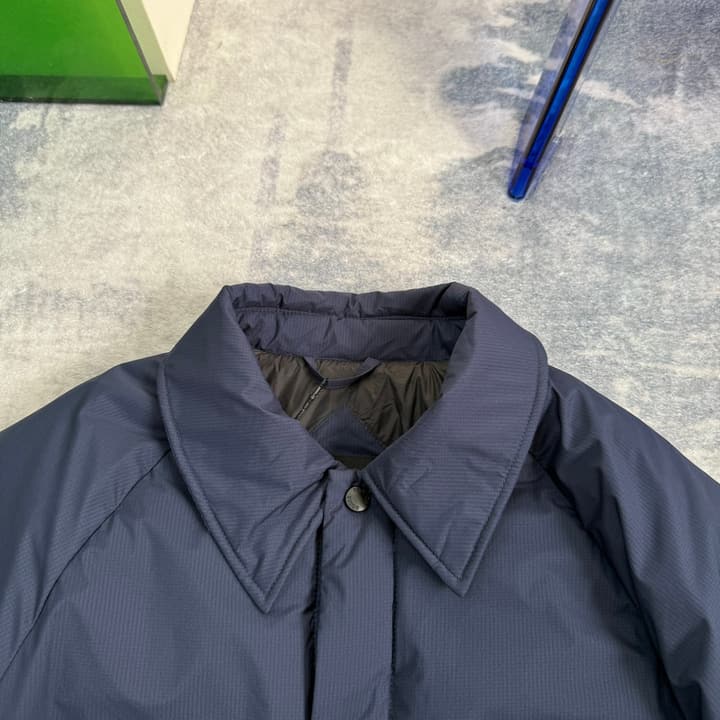 Canada Goose Lodge Series Coach Down Jacket – 2025 in Navy Blue