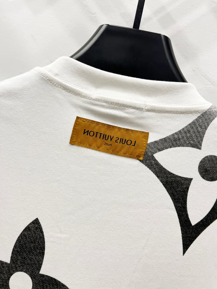 Louis Vuitton Monogram Gradient Logo T-Shirt – 25SS in Black