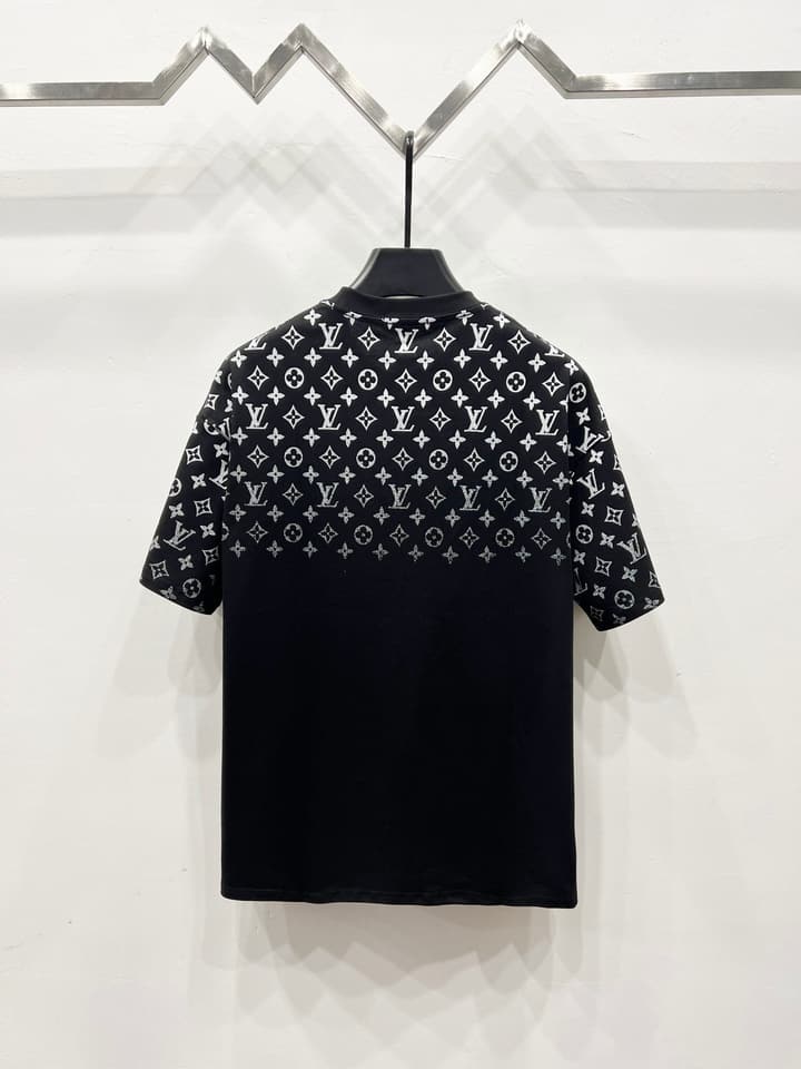 Louis Vuitton Gradient Monogram T-Shirt – 2025 Summer Collection in Black Bottom Gradient Monogram